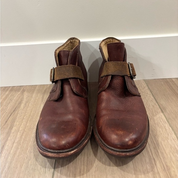 UGG Men\'s Brown Leather Ankle Boots size 12 buckle strap main image 5